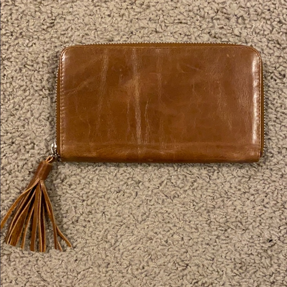 GUC Intrinsic Flair Zippy Wallet Tan Leather